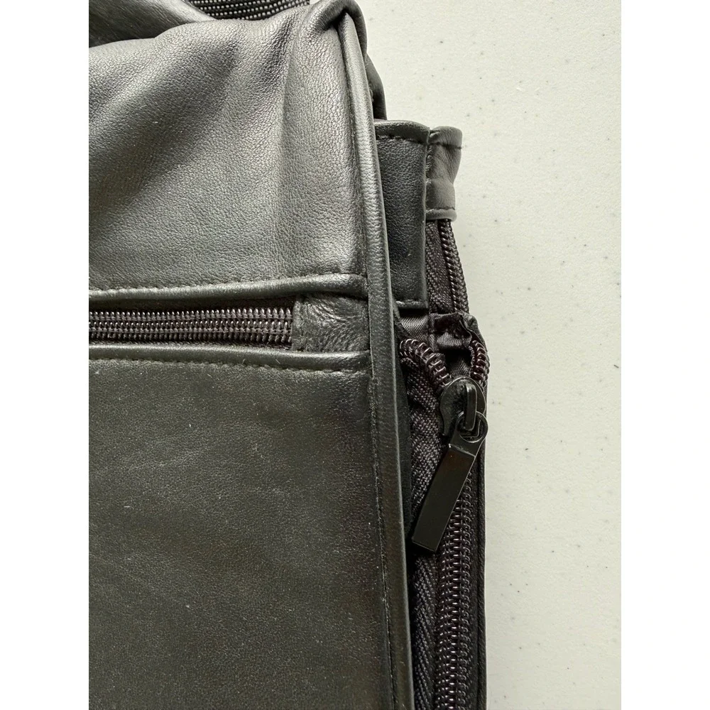 Buxton Vintage 90s Y2K Unisex Black Leather Travel Crossbody Bag Sling Messenger